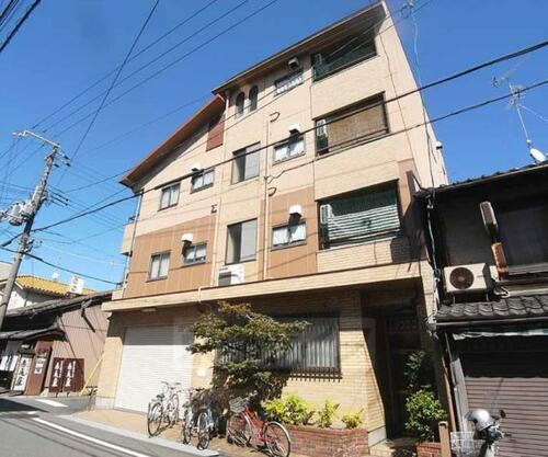 京都府京都市東山区本町７丁目 4階建