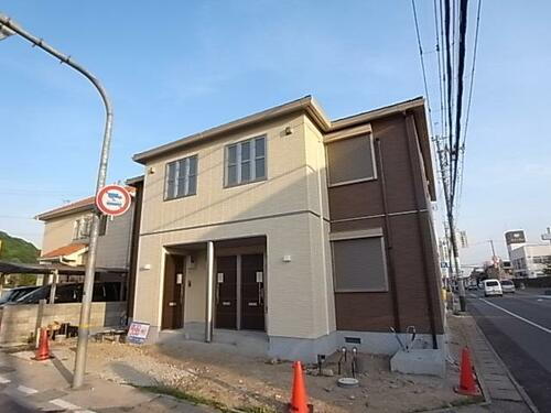 ラ　ファミーユ 2階建