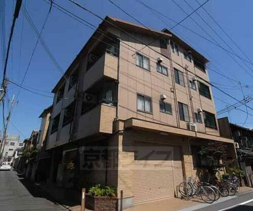 ドミトリー北斗 4階建