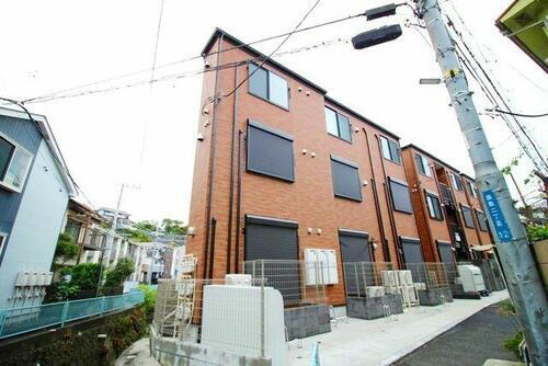 ベイルーム横須賀鷹取 3階建