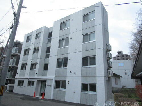 北海道札幌市中央区南七条西２６丁目 4階建 築2年8ヶ月