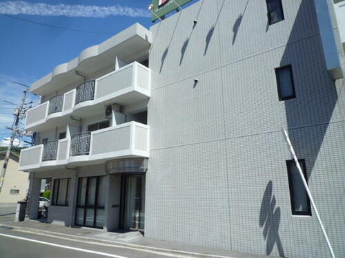 安田ビル 3階建