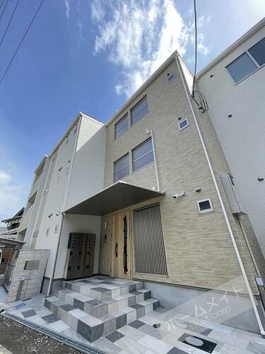 クリエオーレ林寺 3階建