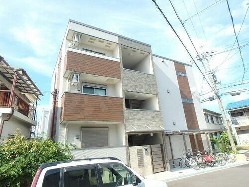 大阪府箕面市半町３丁目 3階建 築10年9ヶ月