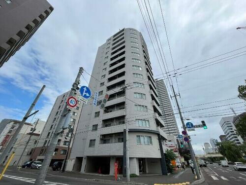 北海道札幌市東区北八条東１丁目 15階建