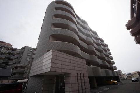 愛媛県松山市岩崎町１丁目 賃貸マンション