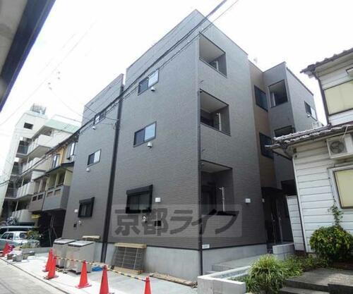 京都府京都市伏見区深草鈴塚町 3階建 築1年2ヶ月