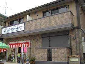 兵庫県三木市緑が丘町西１丁目 2階建