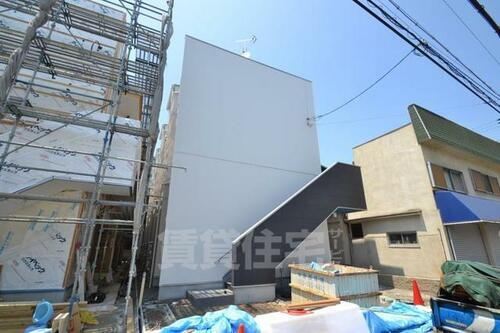 兵庫県尼崎市長洲東通３丁目 2階建