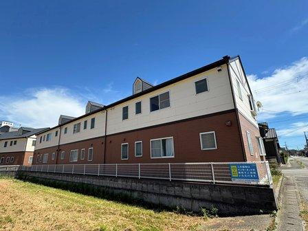 兵庫県姫路市飾磨区英賀保駅前町 2階建