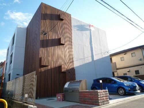 ミノワコーポ 3階建