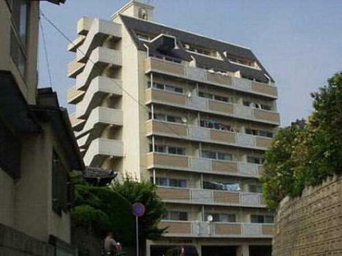 サンヒルズ皇后崎 8階建