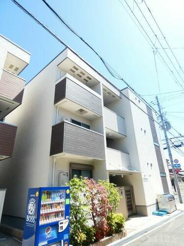 大阪府吹田市日の出町 3階建