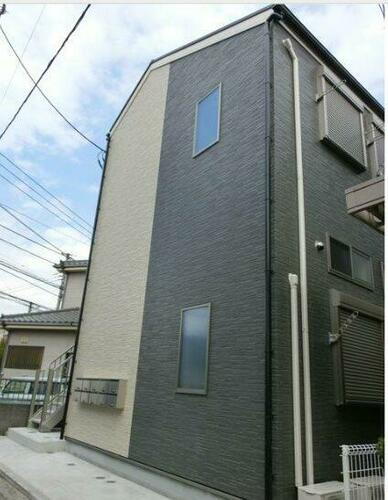 神奈川県横浜市金沢区六浦１丁目 2階建 築10年6ヶ月