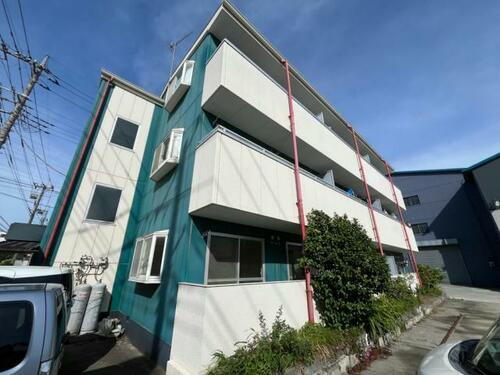 フジタコーポヤシオ 3階建
