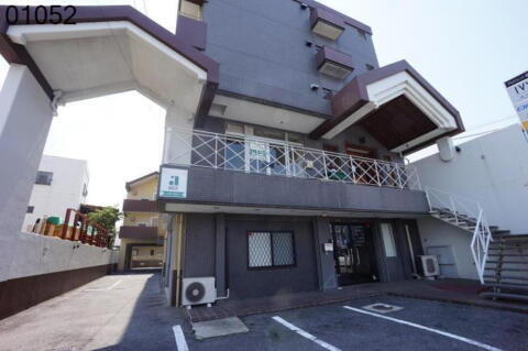 愛媛県松山市朝生田町６丁目 賃貸マンション
