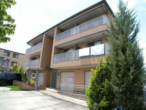 パークハイム弐番館 3階建