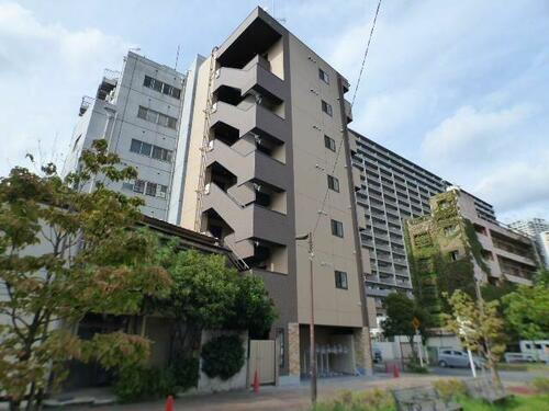 トレド新宿 7階建