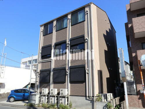 アルシオーネＡ 3階建