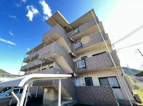 ユーミー和田山 4階建