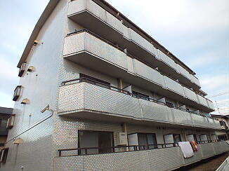 東京都調布市国領町１丁目 4階建