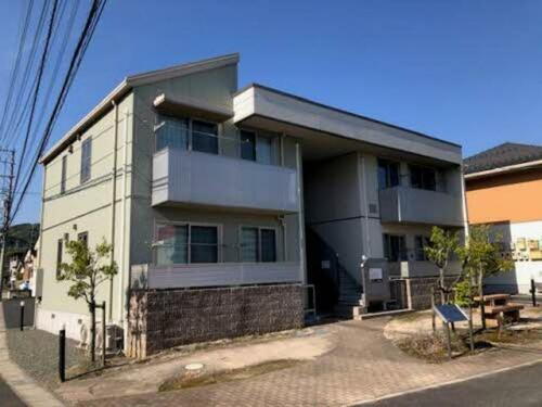 グランマスト春日　Ａ棟 2階建
