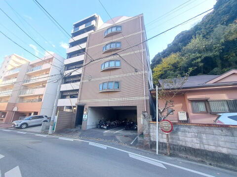 愛媛県松山市平和通４丁目 賃貸マンション