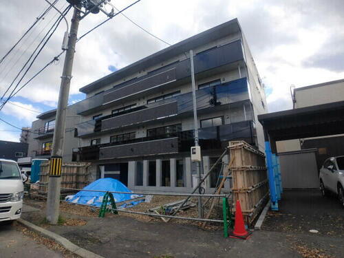 北海道札幌市中央区北九条西２０丁目 4階建 築2年5ヶ月