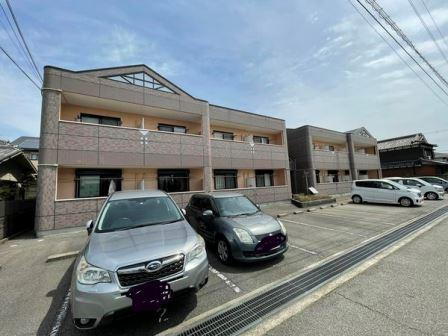 兵庫県姫路市飾磨区上野田３丁目 2階建