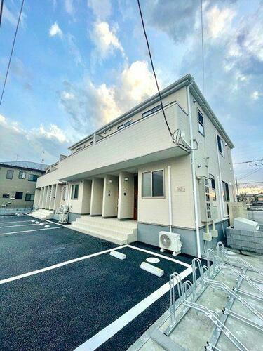 埼玉県吉川市中央１丁目 2階建 