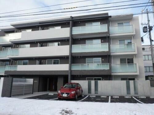北海道札幌市中央区北三条西２３丁目 4階建 築3年7ヶ月