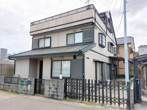 愛媛県松山市樽味４丁目 賃貸一戸建て