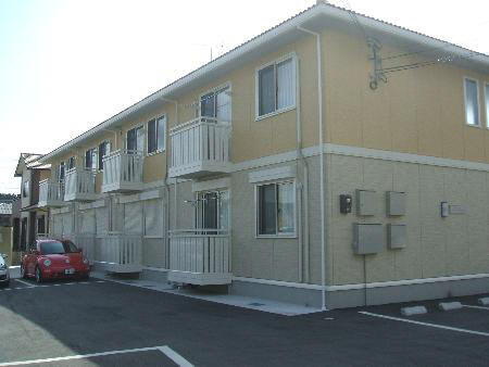 兵庫県西脇市和田町 築18年5ヶ月 2階建