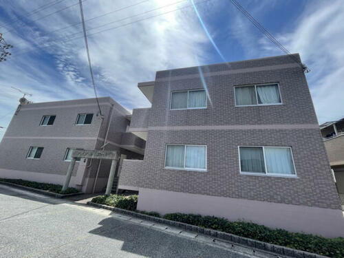 ハイツ・ルミエール 2階建