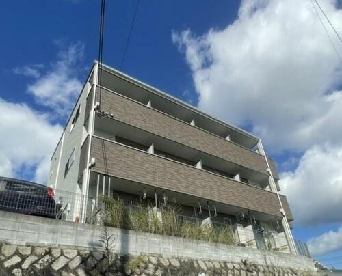 広島県広島市西区新庄町 築6年11ヶ月 3階建