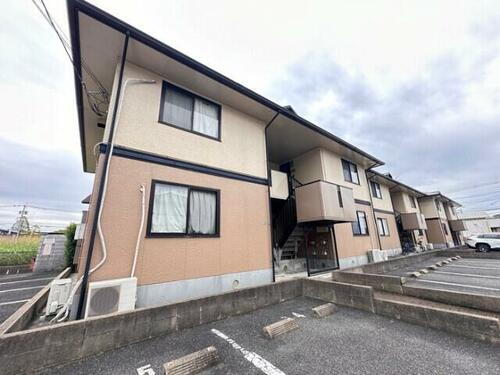 福岡県中間市蓮花寺３丁目 2階建