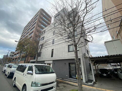 北海道札幌市中央区北二条西２７丁目 5階建 築1年8ヶ月