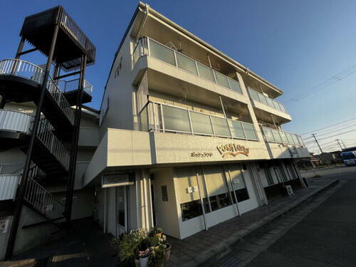 マリッチ白浜 3階建