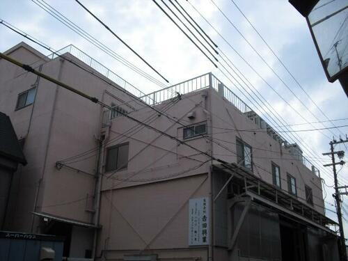 兵庫県神戸市長田区梅ヶ香町１丁目 3階建