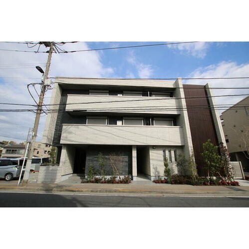 ノヴェッロ　アンナーリ 3階建