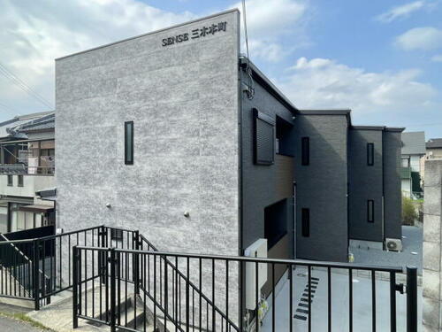 兵庫県三木市本町１丁目 賃貸アパート