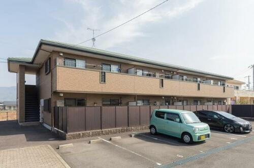 香川県高松市新田町甲 賃貸アパート