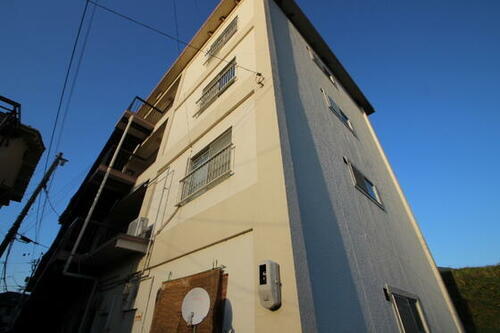 山田ビル（八木９） 4階建
