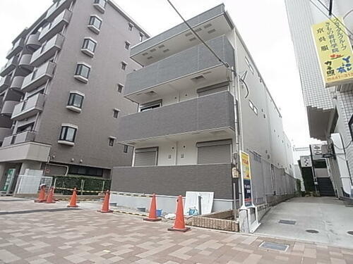 兵庫県神戸市東灘区本山北町３丁目 3階建