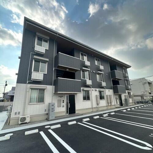 ハートフル新保 3階建