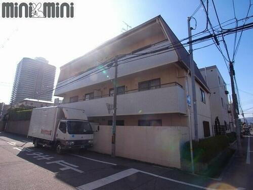 兵庫県西宮市南昭和町 3階建