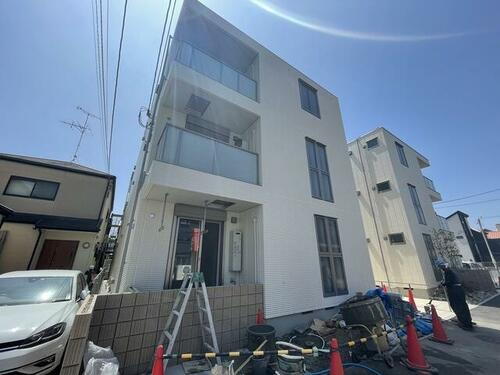 兵庫県西宮市小松北町１丁目 3階建 築3年3ヶ月