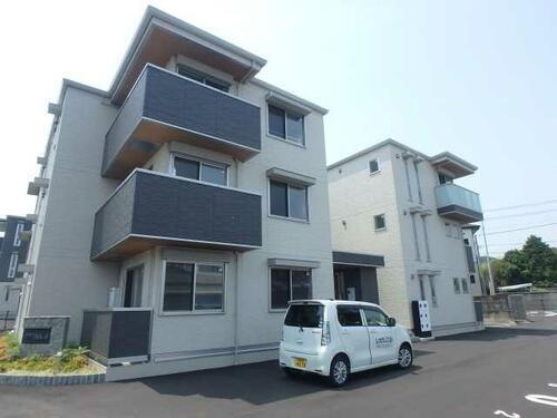 愛媛県新居浜市久保田町３丁目 賃貸アパート