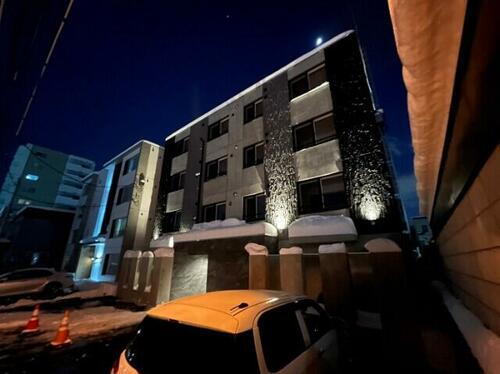 北海道札幌市白石区栄通７丁目 築1年12ヶ月 4階建