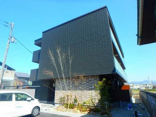 愛媛県四国中央市妻鳥町 賃貸アパート